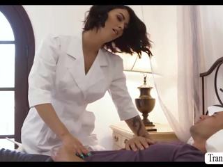 Gab van x névleges videó -val hottie tgirl ápolónő domino tovább övé ágy