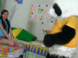 Dnes tento drzé miláčik otočil 18 a fucks ju panda film
