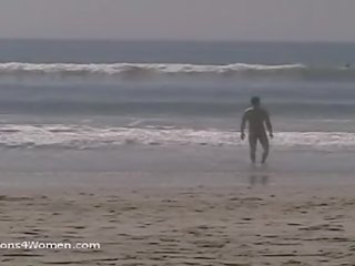 Реален облечена жена гол мъж моменти от socal плаж