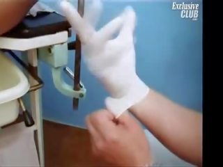 Blondýnka valerie gyno fetiš lékařské zrcátko kočička examinat