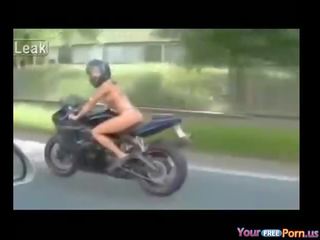 Ýalaňaç on motorcycle