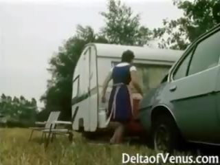 Retrô x classificado clipe 1970s - peluda morena - camper coupling