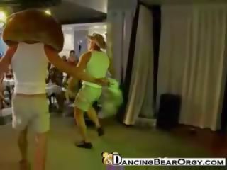 Nhảy múa mang vũ nữ thoát y thực hiện vì desiring phụ nữ